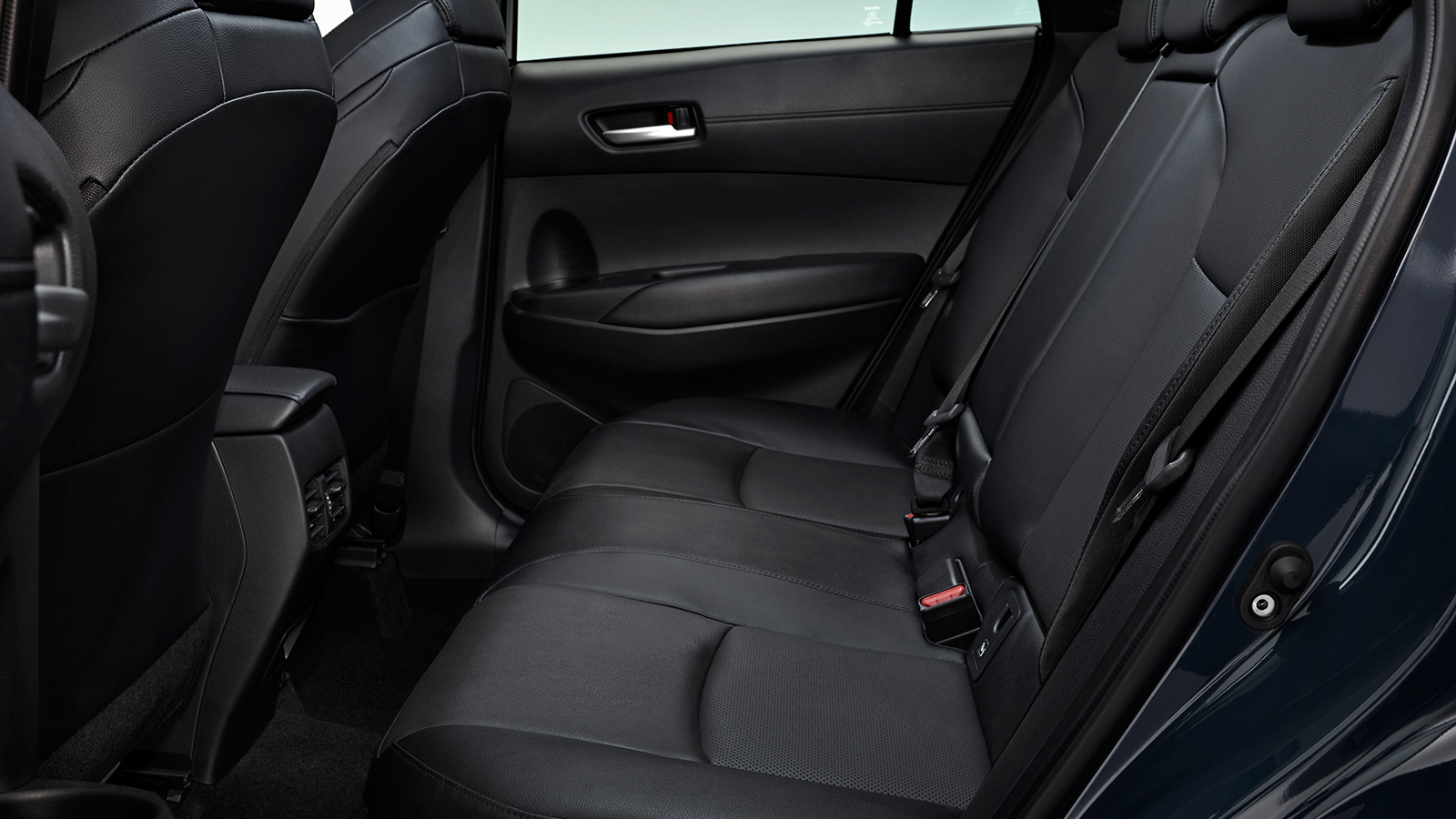 Η Toyota Corolla Cross ανανεώθηκε και απέκτησε έκδοση GR Sport